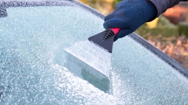 How to Customize Ice Scrapers